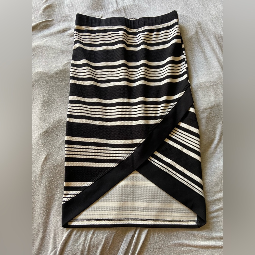 Iris Black and White Asymmetrical Pencil Skirt